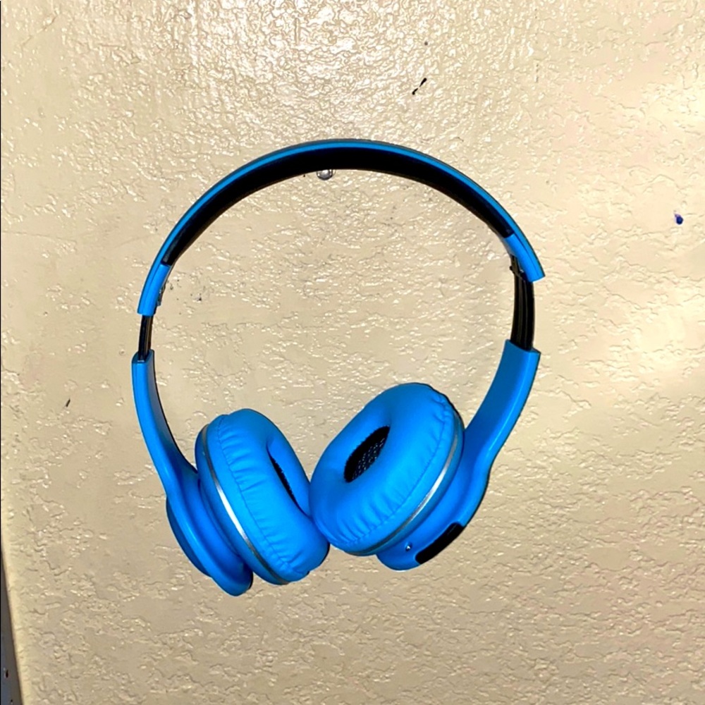 Bluetooth headphones